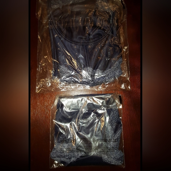 Set of Victoria's Secrets Unlined Long Line Balconette Bra - Picture 7 of 7